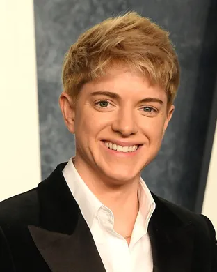 Mae Martin St Louis