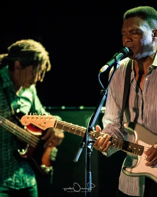 Robert Cray Band St. Louis